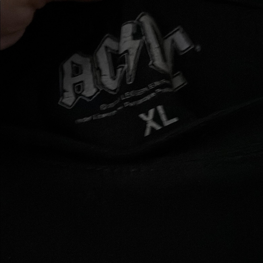 AC/DC tee with lace sleeves - Picture 4 of 4